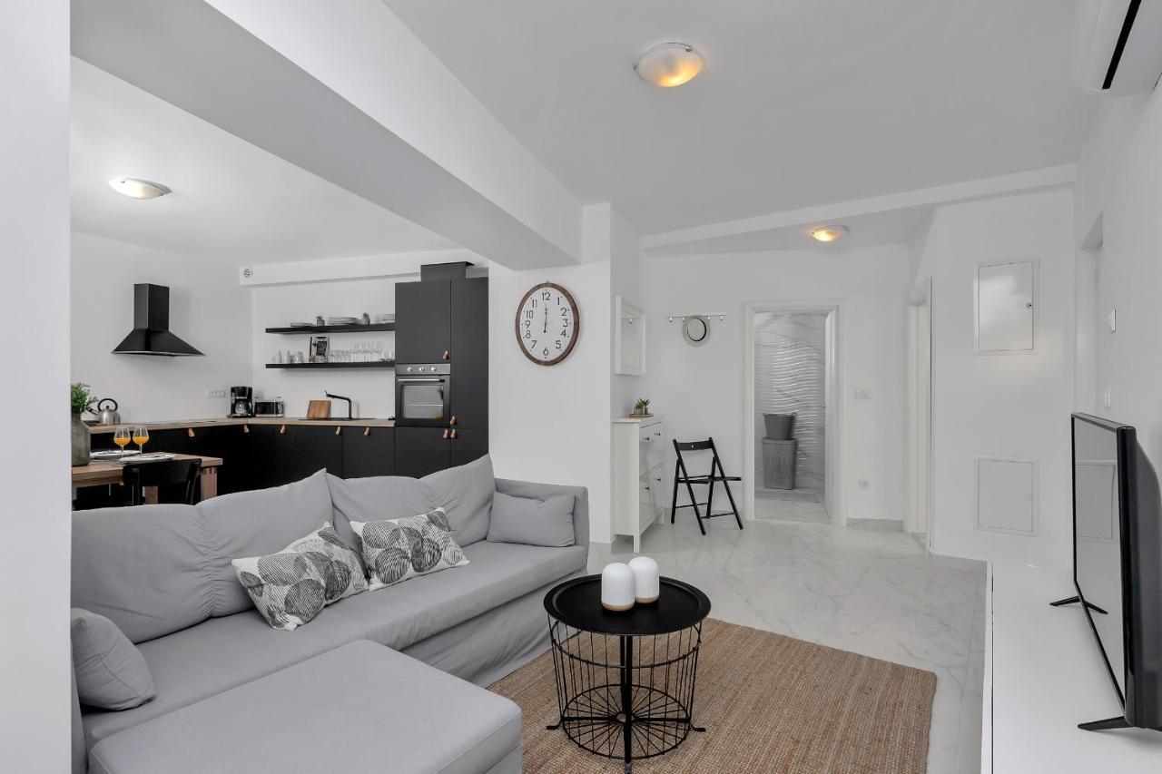 Apartment Lotte With Private Pool In The City Center! Makarska Eksteriør bilde