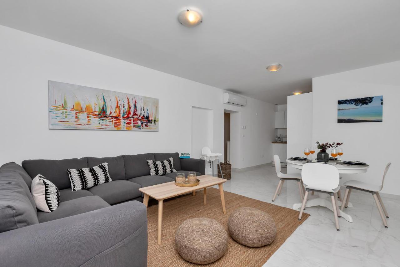 Apartment Lotte With Private Pool In The City Center! Makarska Eksteriør bilde