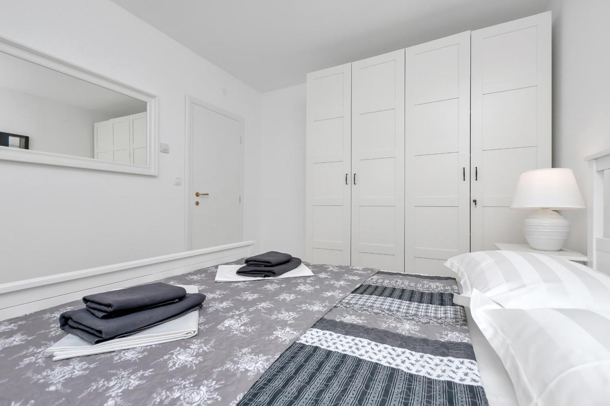 Apartment Lotte With Private Pool In The City Center! Makarska Rom bilde