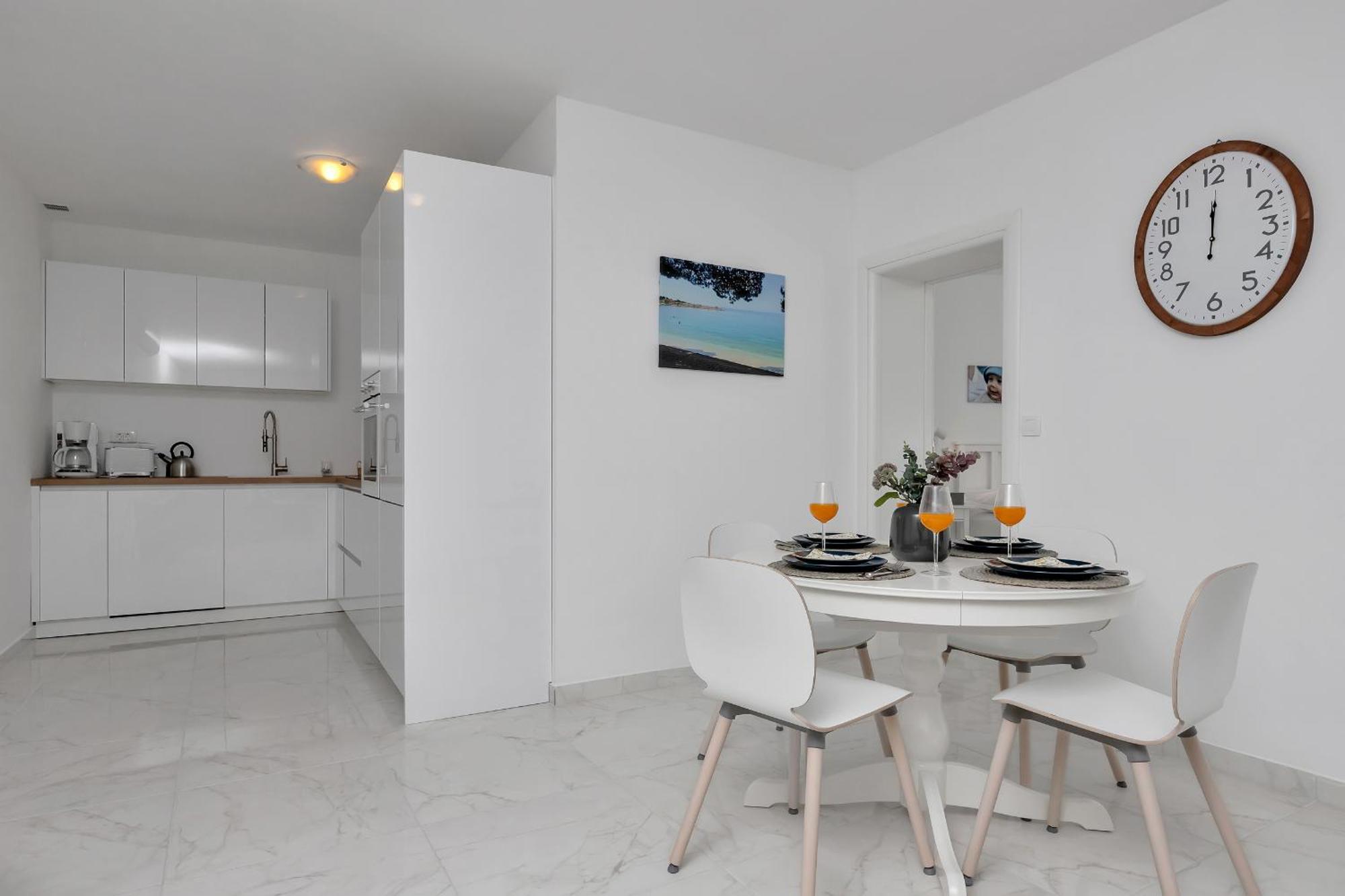 Apartment Lotte With Private Pool In The City Center! Makarska Rom bilde